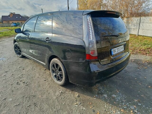 Чорний Міцубісі Грандіс, об'ємом двигуна 2 л та пробігом 249 тис. км за 5350 $, фото 2 на Automoto.ua