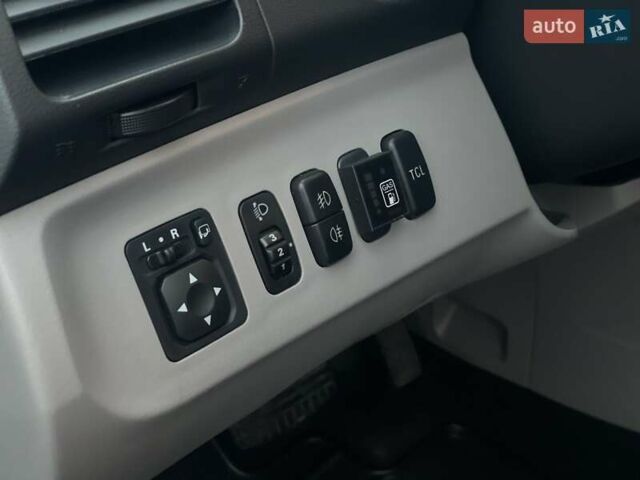 Чорний Міцубісі Грандіс, об'ємом двигуна 2.4 л та пробігом 144 тис. км за 9700 $, фото 12 на Automoto.ua