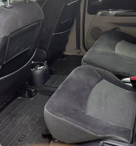 Черный Мицубиси Грандис, объемом двигателя 2.38 л и пробегом 177 тыс. км за 7200 $, фото 8 на Automoto.ua