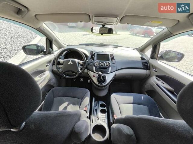 Чорний Міцубісі Грандіс, об'ємом двигуна 2 л та пробігом 245 тис. км за 6400 $, фото 9 на Automoto.ua