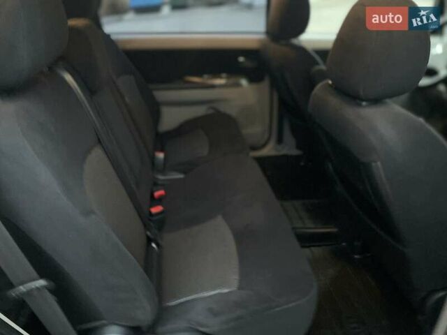 Чорний Міцубісі Грандіс, об'ємом двигуна 2.4 л та пробігом 144 тис. км за 9700 $, фото 20 на Automoto.ua