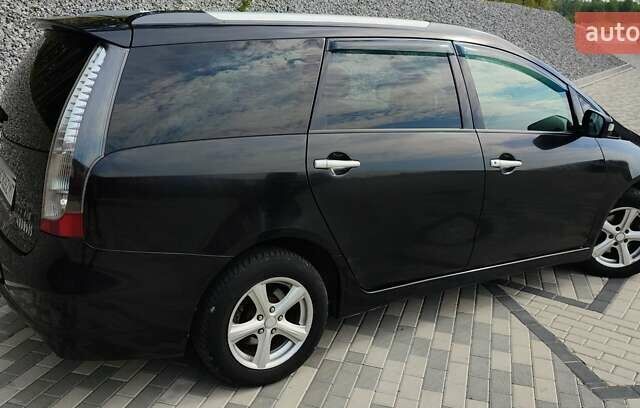 Чорний Міцубісі Грандіс, об'ємом двигуна 2 л та пробігом 245 тис. км за 6400 $, фото 2 на Automoto.ua