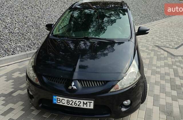 Чорний Міцубісі Грандіс, об'ємом двигуна 2 л та пробігом 245 тис. км за 6400 $, фото 3 на Automoto.ua