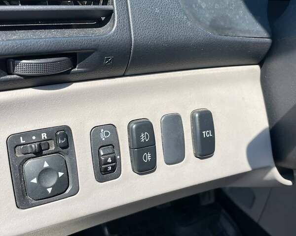 Черный Мицубиси Грандис, объемом двигателя 2 л и пробегом 228 тыс. км за 7600 $, фото 17 на Automoto.ua