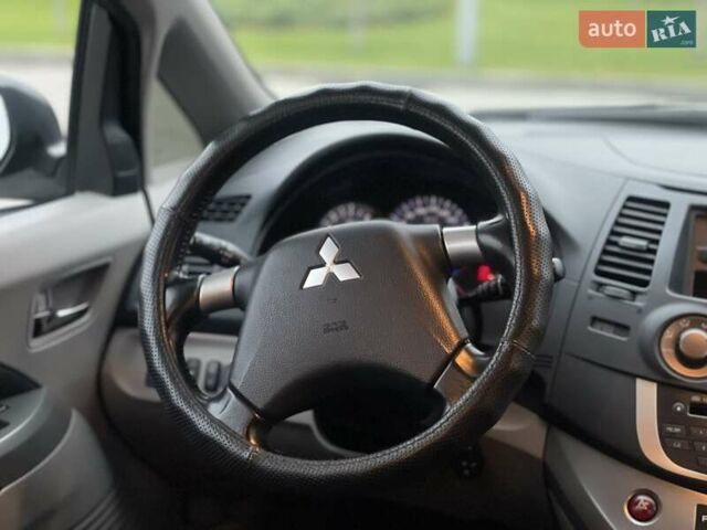 Чорний Міцубісі Грандіс, об'ємом двигуна 2.4 л та пробігом 144 тис. км за 9700 $, фото 14 на Automoto.ua