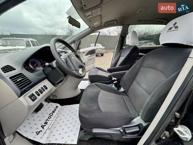 Черный Мицубиси Грандис, объемом двигателя 2.4 л и пробегом 185 тыс. км за 5899 $, фото 19 на Automoto.ua