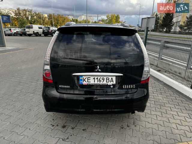 Чорний Міцубісі Грандіс, об'ємом двигуна 2.4 л та пробігом 435 тис. км за 6300 $, фото 4 на Automoto.ua