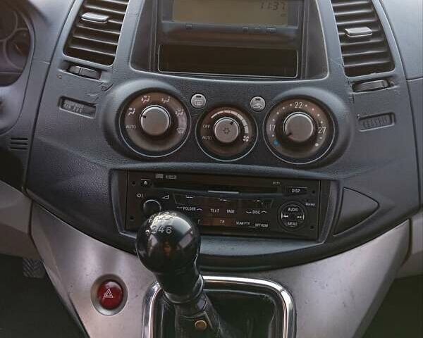 Черный Мицубиси Грандис, объемом двигателя 1.97 л и пробегом 261 тыс. км за 7400 $, фото 7 на Automoto.ua