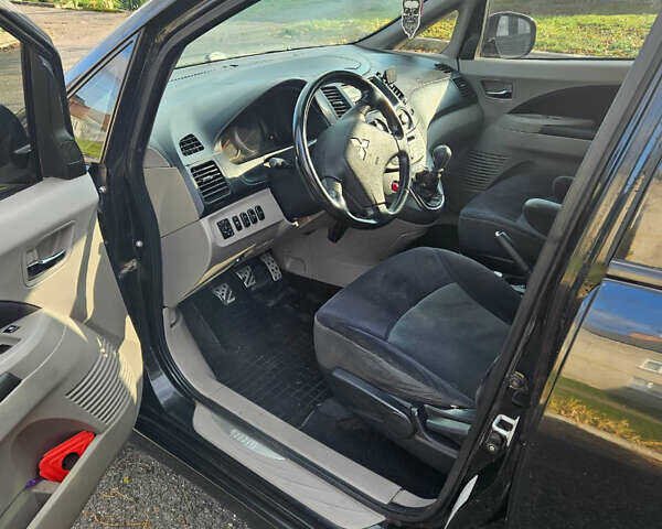 Чорний Міцубісі Грандіс, об'ємом двигуна 1.97 л та пробігом 340 тис. км за 5500 $, фото 5 на Automoto.ua