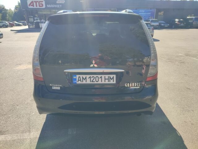 Черный Мицубиси Грандис, объемом двигателя 2 л и пробегом 252 тыс. км за 8700 $, фото 4 на Automoto.ua