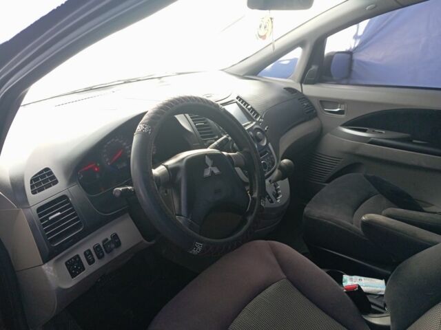 Черный Мицубиси Грандис, объемом двигателя 2.4 л и пробегом 272 тыс. км за 7000 $, фото 8 на Automoto.ua