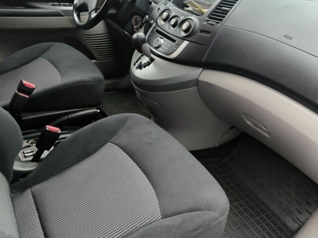 Черный Мицубиси Грандис, объемом двигателя 2.4 л и пробегом 62 тыс. км за 8500 $, фото 7 на Automoto.ua