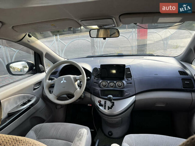 Фиолетовый Мицубиси Грандис, объемом двигателя 2.4 л и пробегом 417 тыс. км за 6500 $, фото 11 на Automoto.ua
