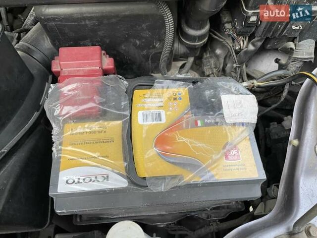 Фиолетовый Мицубиси Грандис, объемом двигателя 2.38 л и пробегом 200 тыс. км за 5500 $, фото 14 на Automoto.ua