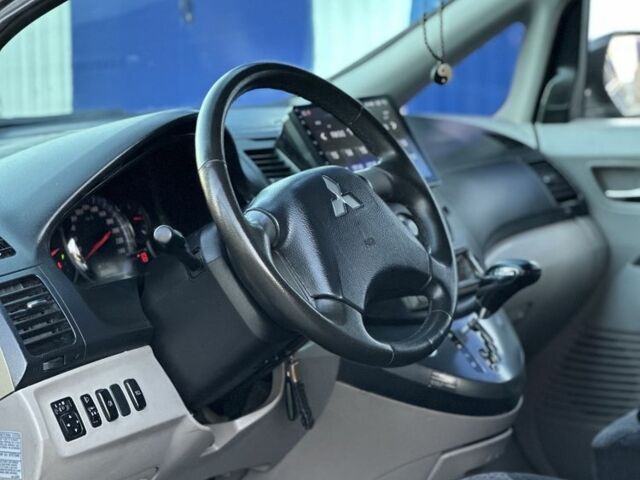 Мицубиси Грандис 2005 в Одессе на Automoto.ua Фиолетовый Мицубиси Грандис, объемом двигателя 2.4 л и пробегом 250 тыс. км за 5499 $, фото 10 на Automoto.ua