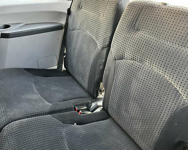 Фиолетовый Мицубиси Грандис, объемом двигателя 2.38 л и пробегом 261 тыс. км за 5400 $, фото 12 на Automoto.ua