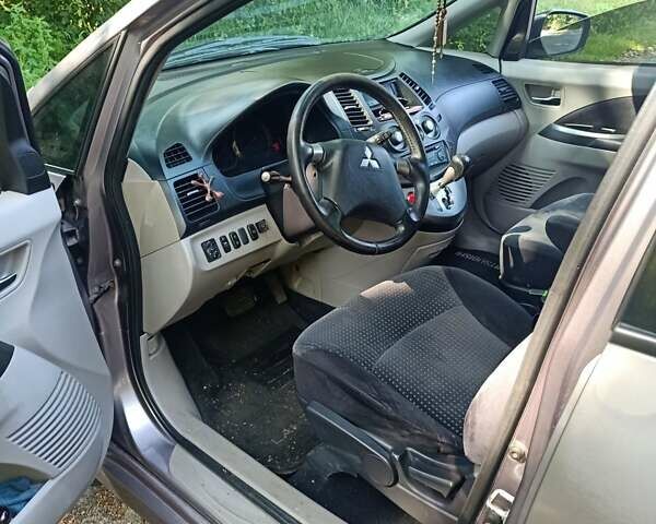 Мицубиси Грандис 2006 в Киеве на Automoto.ua Фиолетовый Мицубиси Грандис, объемом двигателя 2.4 л и пробегом 340 тыс. км за 5000 $, фото 3 на Automoto.ua