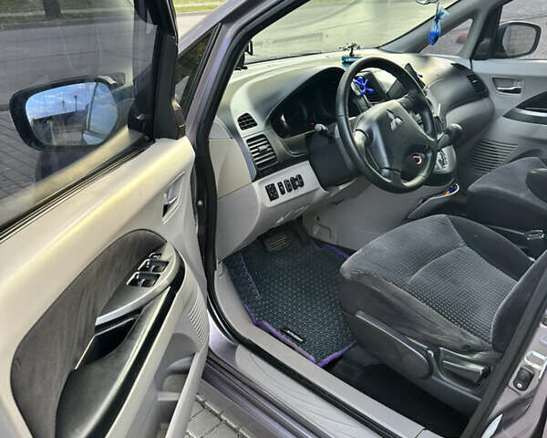 Фиолетовый Мицубиси Грандис, объемом двигателя 2.4 л и пробегом 270 тыс. км за 5250 $, фото 18 на Automoto.ua