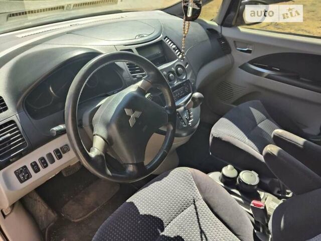 Мицубиси Грандис 2006 в Киеве на Automoto.ua Фиолетовый Мицубиси Грандис, объемом двигателя 2.4 л и пробегом 340 тыс. км за 5000 $, фото 12 на Automoto.ua