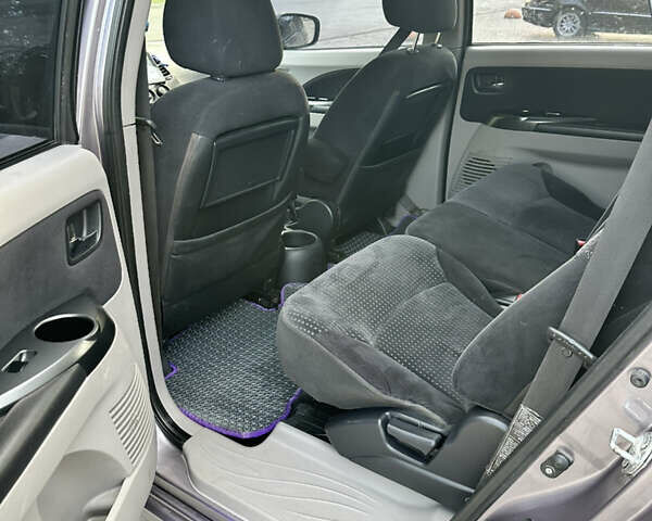 Фиолетовый Мицубиси Грандис, объемом двигателя 2.4 л и пробегом 270 тыс. км за 5250 $, фото 3 на Automoto.ua