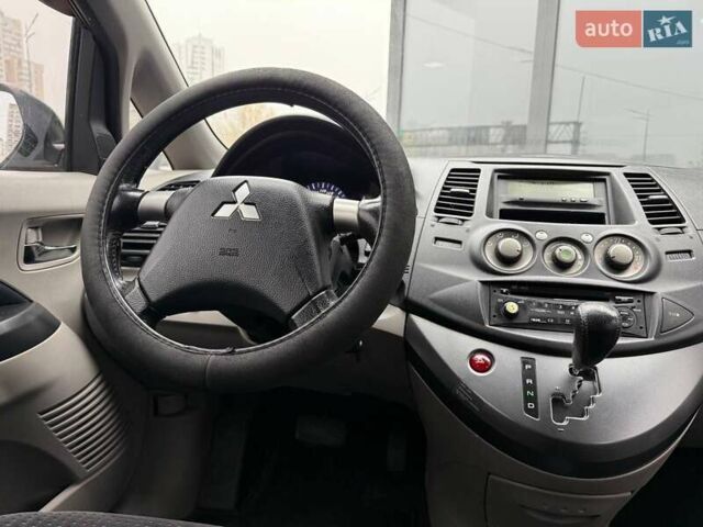 Фіолетовий Міцубісі Грандіс, об'ємом двигуна 2.38 л та пробігом 185 тис. км за 5990 $, фото 13 на Automoto.ua