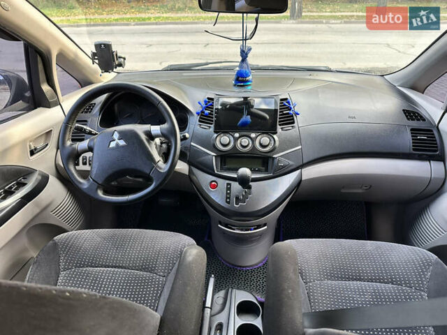 Фиолетовый Мицубиси Грандис, объемом двигателя 2.4 л и пробегом 270 тыс. км за 5250 $, фото 13 на Automoto.ua