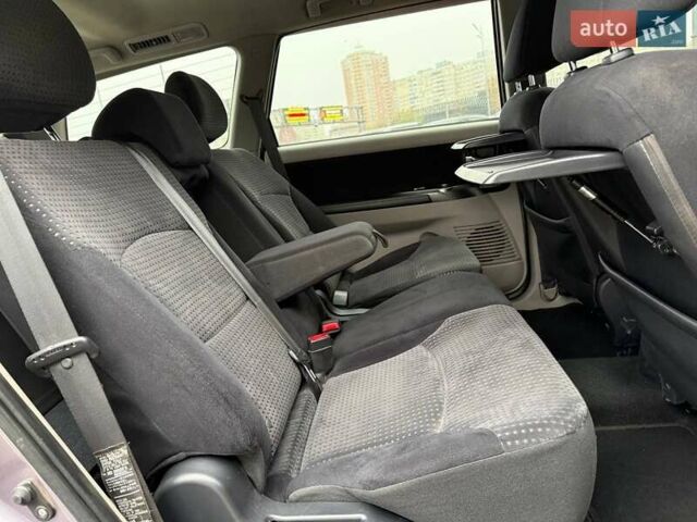 Фіолетовий Міцубісі Грандіс, об'ємом двигуна 2.38 л та пробігом 185 тис. км за 5990 $, фото 10 на Automoto.ua