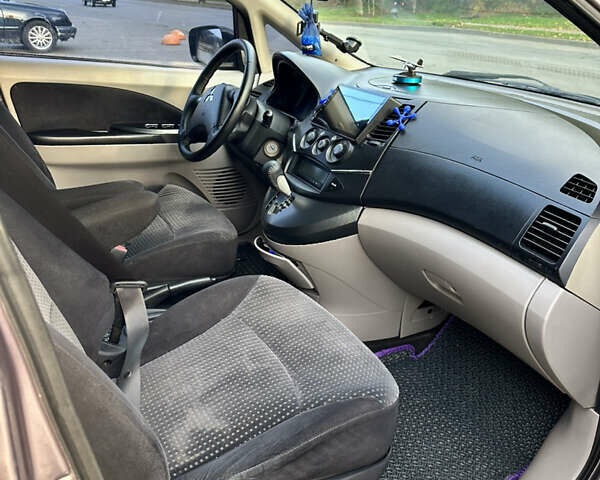 Фиолетовый Мицубиси Грандис, объемом двигателя 2.4 л и пробегом 270 тыс. км за 5250 $, фото 6 на Automoto.ua