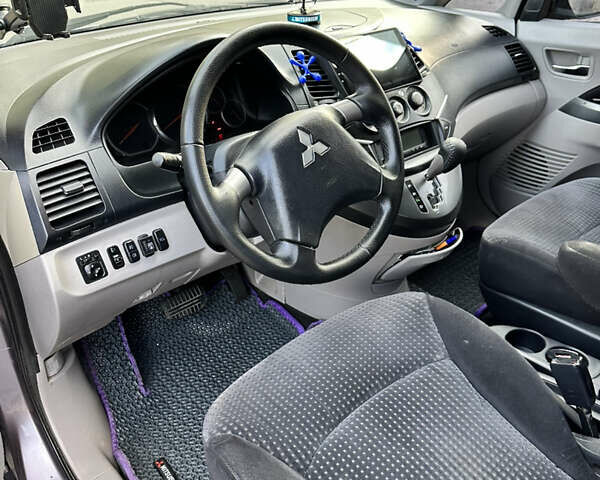 Фиолетовый Мицубиси Грандис, объемом двигателя 2.4 л и пробегом 270 тыс. км за 5250 $, фото 19 на Automoto.ua
