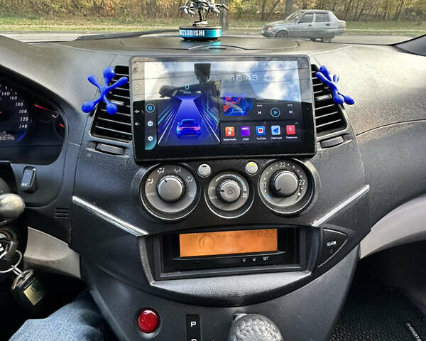 Фиолетовый Мицубиси Грандис, объемом двигателя 2.4 л и пробегом 270 тыс. км за 5250 $, фото 14 на Automoto.ua