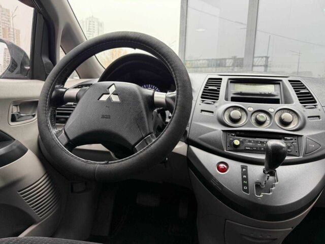 Фіолетовий Міцубісі Грандіс, об'ємом двигуна 2.4 л та пробігом 185 тис. км за 5990 $, фото 13 на Automoto.ua