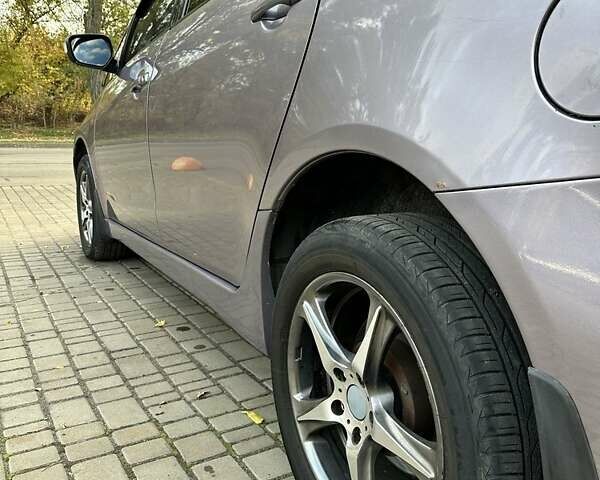 Мицубиси Грандис 2006 в Никополе на Automoto.ua Фиолетовый Мицубиси Грандис, объемом двигателя 2.4 л и пробегом 260 тыс. км за 5784 $, фото 7 на Automoto.ua
