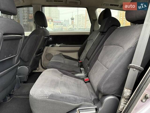 Фіолетовий Міцубісі Грандіс, об'ємом двигуна 2.38 л та пробігом 185 тис. км за 5990 $, фото 9 на Automoto.ua