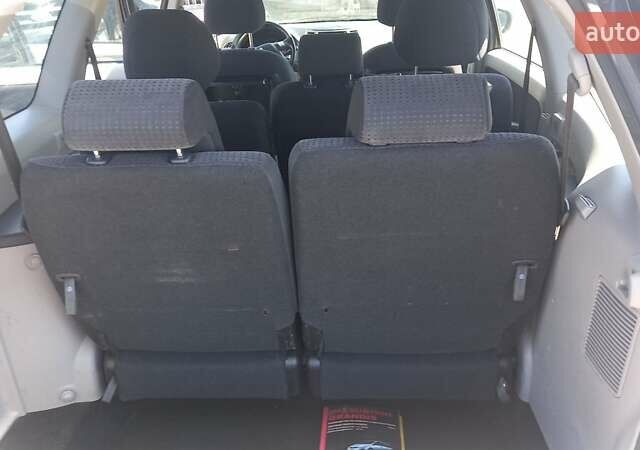 Фиолетовый Мицубиси Грандис, объемом двигателя 2.4 л и пробегом 228 тыс. км за 6780 $, фото 16 на Automoto.ua