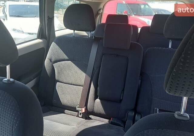 Фиолетовый Мицубиси Грандис, объемом двигателя 2.4 л и пробегом 228 тыс. км за 6780 $, фото 6 на Automoto.ua