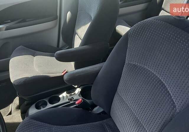 Фиолетовый Мицубиси Грандис, объемом двигателя 2.4 л и пробегом 228 тыс. км за 6780 $, фото 7 на Automoto.ua