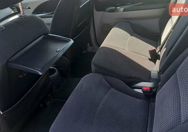 Фиолетовый Мицубиси Грандис, объемом двигателя 2.4 л и пробегом 228 тыс. км за 6780 $, фото 9 на Automoto.ua