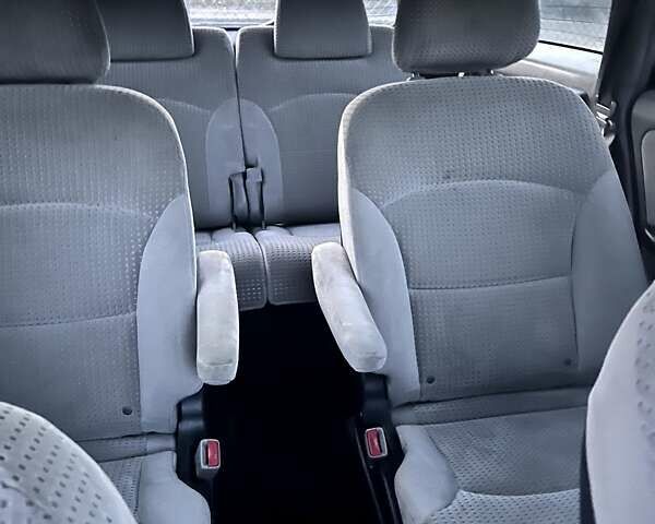 Червоний Міцубісі Грандіс, об'ємом двигуна 2.38 л та пробігом 341 тис. км за 3900 $, фото 12 на Automoto.ua