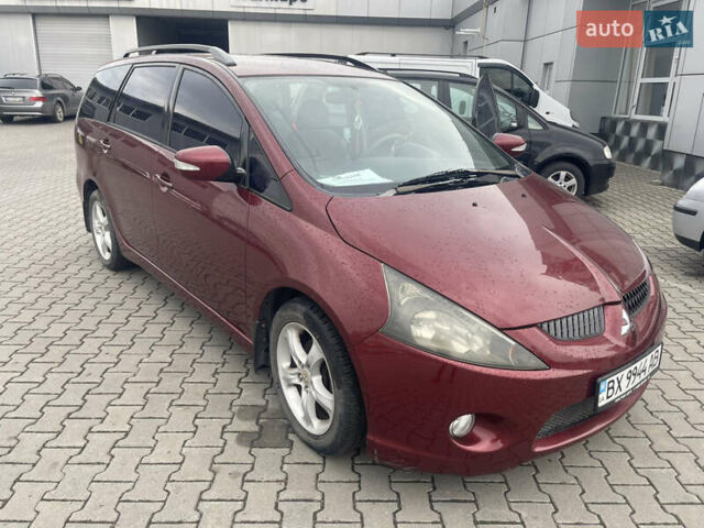 Красный Мицубиси Грандис, объемом двигателя 2.38 л и пробегом 117 тыс. км за 6999 $, фото 9 на Automoto.ua