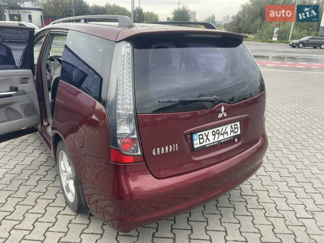 Красный Мицубиси Грандис, объемом двигателя 2.38 л и пробегом 117 тыс. км за 6999 $, фото 22 на Automoto.ua
