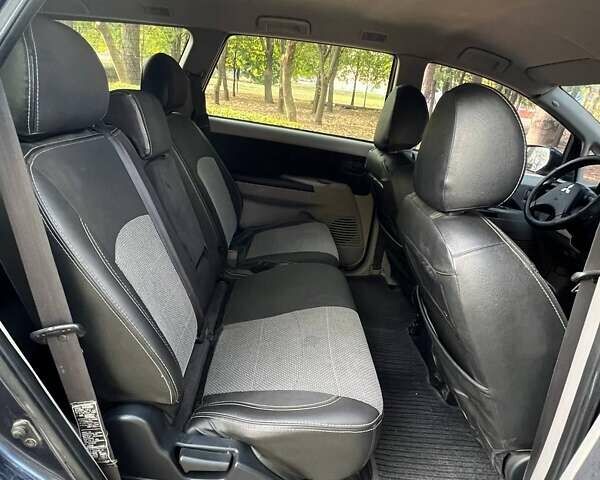 Мицубиси Грандис, объемом двигателя 2.38 л и пробегом 280 тыс. км за 5999 $, фото 14 на Automoto.ua