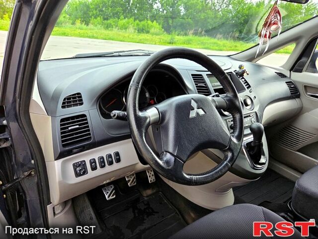 Міцубісі Грандіс, об'ємом двигуна 2.4 л та пробігом 288 тис. км за 2800 $, фото 4 на Automoto.ua
