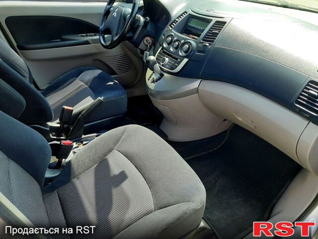 Мицубиси Грандис, объемом двигателя 2.4 л и пробегом 210 тыс. км за 6800 $, фото 6 на Automoto.ua