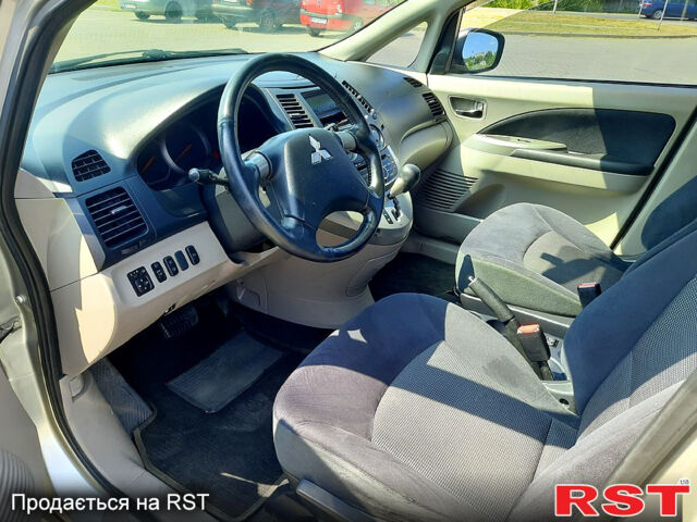 Мицубиси Грандис, объемом двигателя 2.4 л и пробегом 210 тыс. км за 6800 $, фото 7 на Automoto.ua