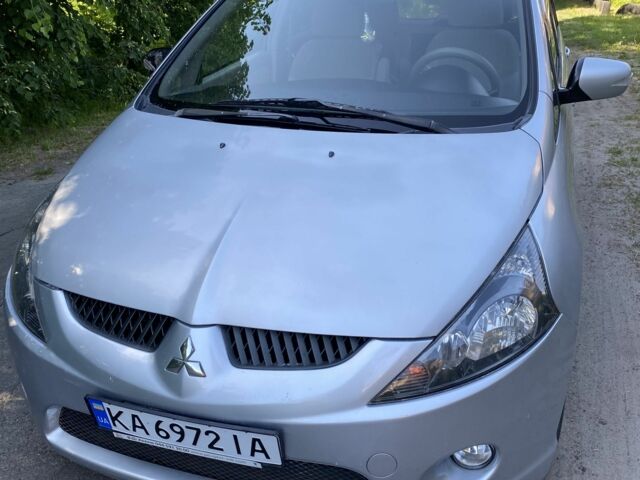Сірий Міцубісі Грандіс, об'ємом двигуна 0 л та пробігом 306 тис. км за 6200 $, фото 1 на Automoto.ua