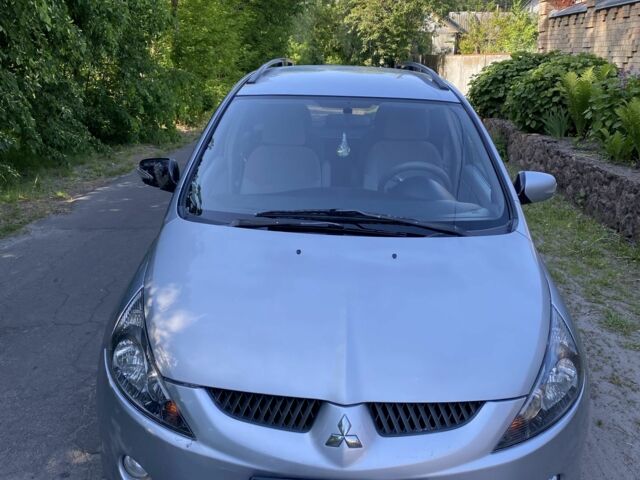 Сірий Міцубісі Грандіс, об'ємом двигуна 0 л та пробігом 306 тис. км за 6200 $, фото 10 на Automoto.ua