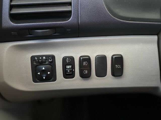 Сірий Міцубісі Грандіс, об'ємом двигуна 0 л та пробігом 306 тис. км за 6200 $, фото 4 на Automoto.ua