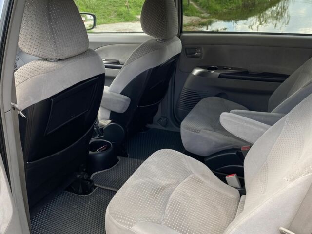 Сірий Міцубісі Грандіс, об'ємом двигуна 0 л та пробігом 306 тис. км за 6200 $, фото 7 на Automoto.ua