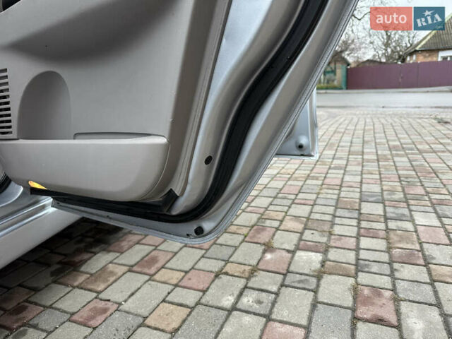 Серый Мицубиси Грандис, объемом двигателя 2.4 л и пробегом 263 тыс. км за 5300 $, фото 13 на Automoto.ua