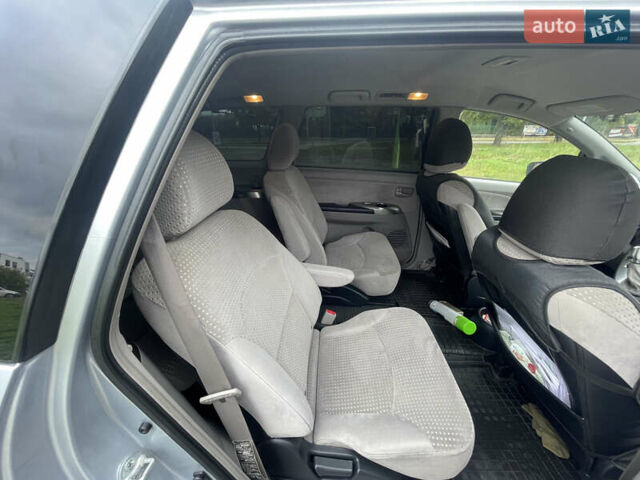 Сірий Міцубісі Грандіс, об'ємом двигуна 2.4 л та пробігом 282 тис. км за 5200 $, фото 5 на Automoto.ua